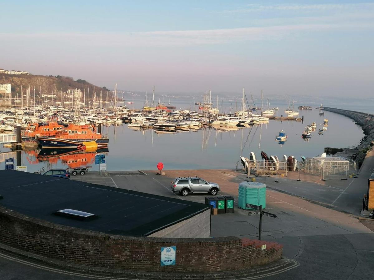 Starboard Side Brixham - Ideal Seaside Getaway With Parking Exterior photo