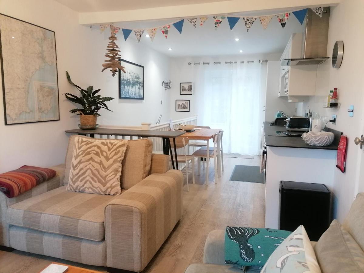 Starboard Side Brixham - Ideal Seaside Getaway With Parking Exterior photo
