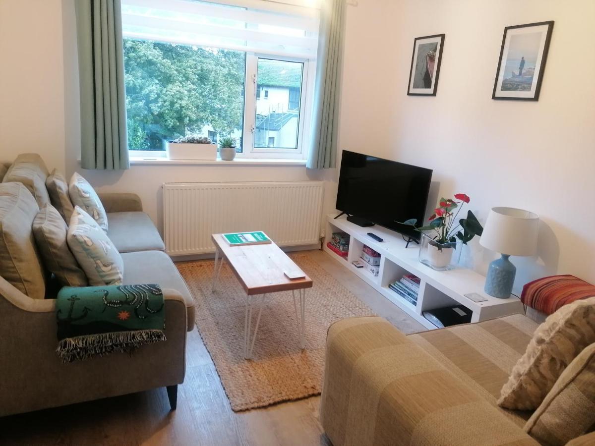Starboard Side Brixham - Ideal Seaside Getaway With Parking Exterior photo