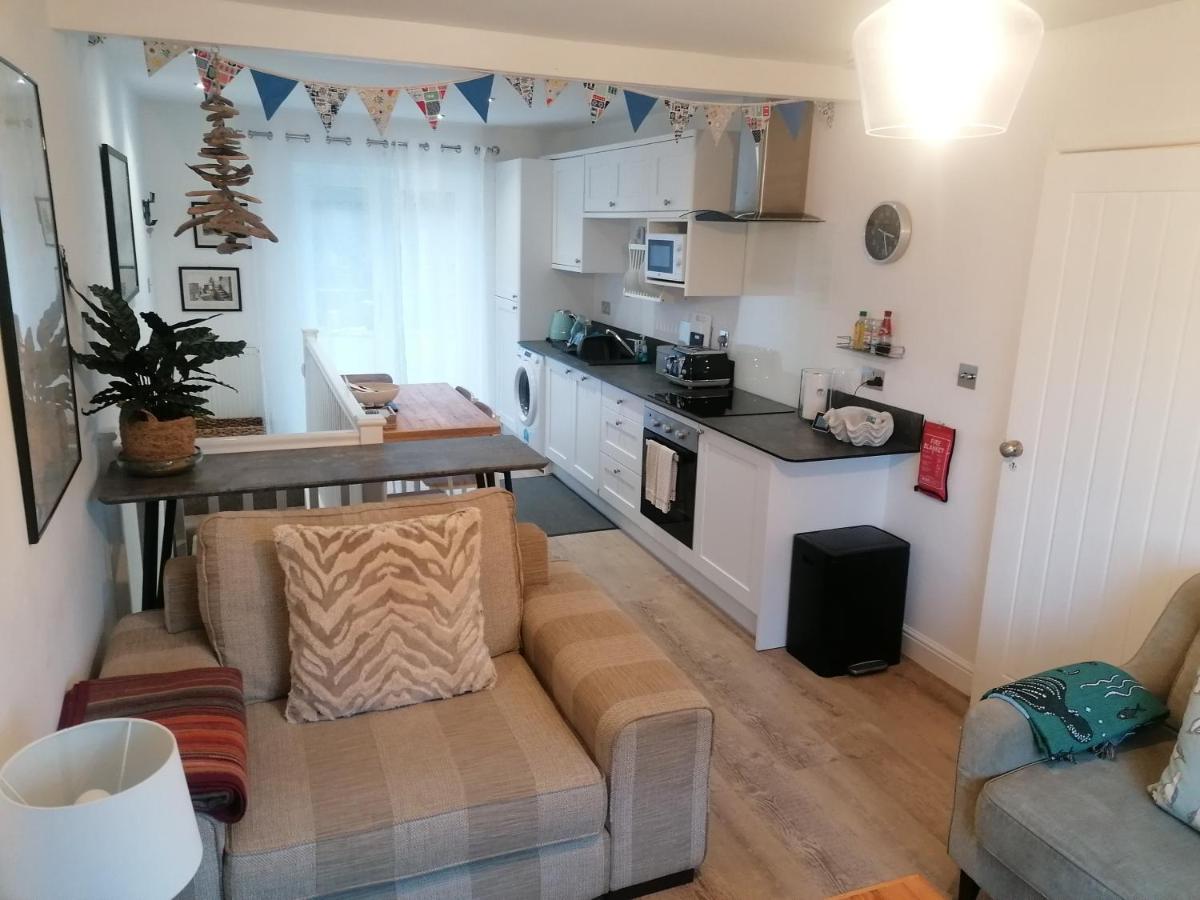 Starboard Side Brixham - Ideal Seaside Getaway With Parking Exterior photo